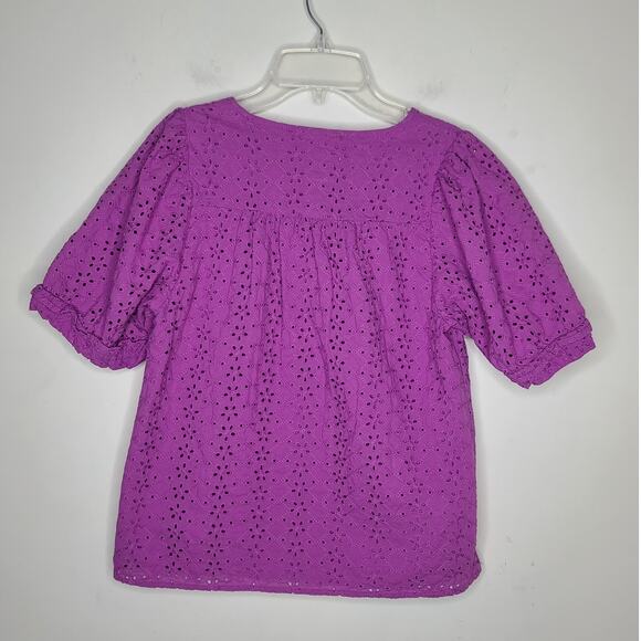 Draper James purple cotton eyelet v-neck short sleeve shirt - small - Picture 4 of 5